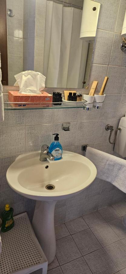 Salyna "Rooms Bela" Ičići Exteriör bild