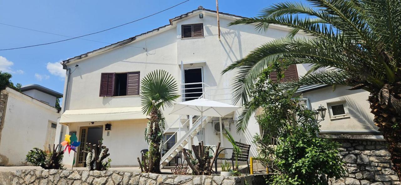 Salyna "Rooms Bela" Ičići Exteriör bild