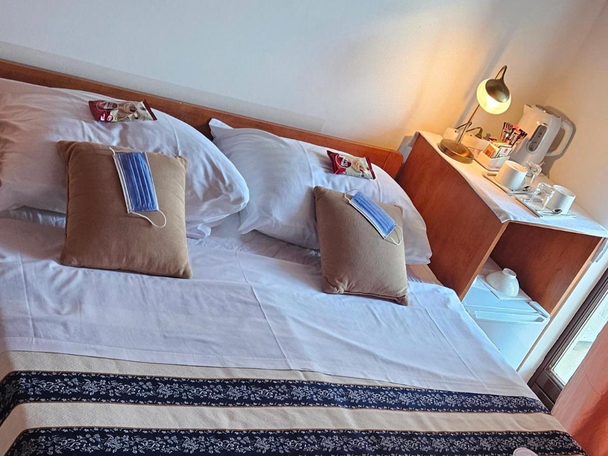 Salyna "Rooms Bela" Ičići Exteriör bild