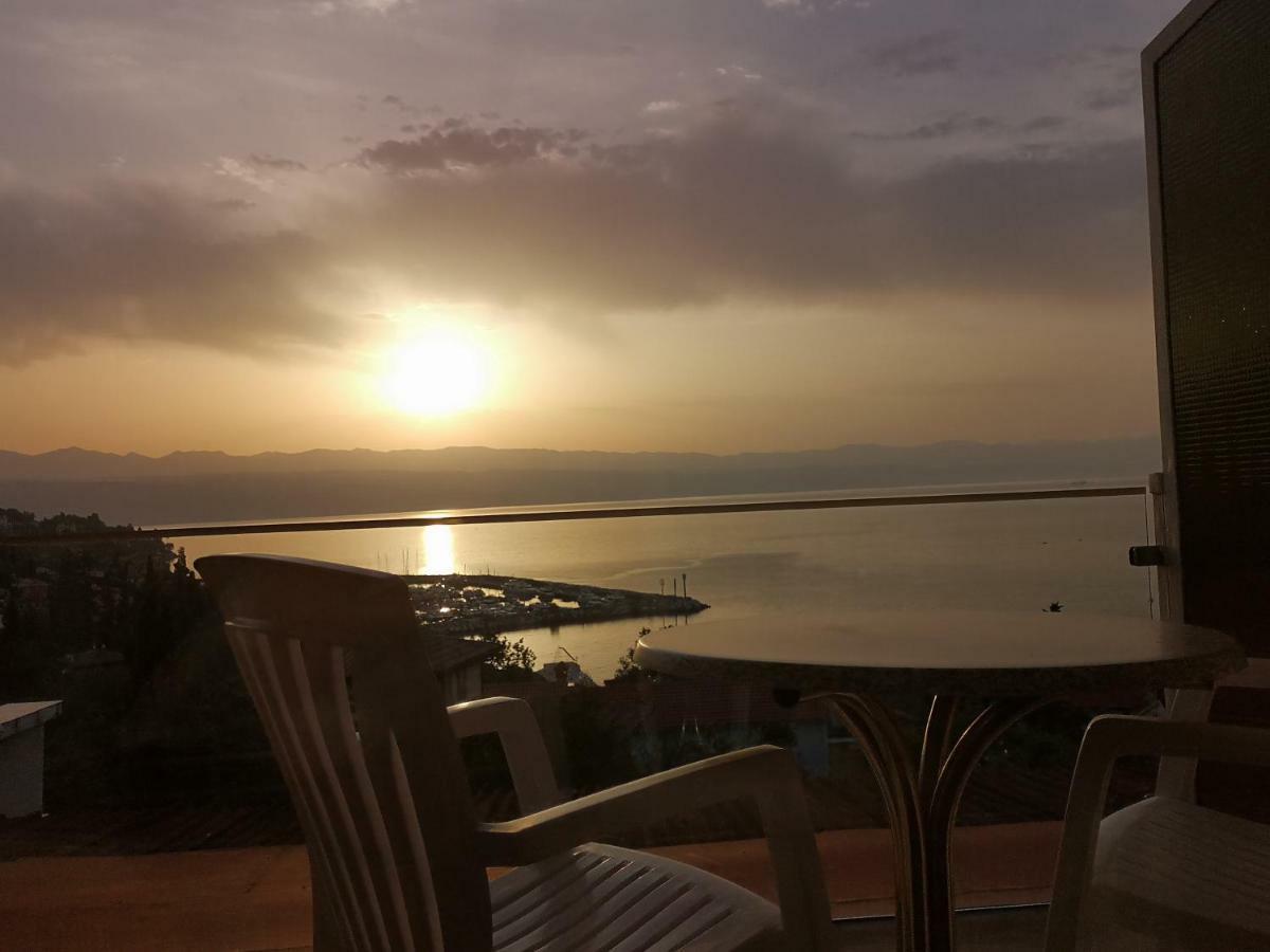 Salyna "Rooms Bela" Ičići Exteriör bild
