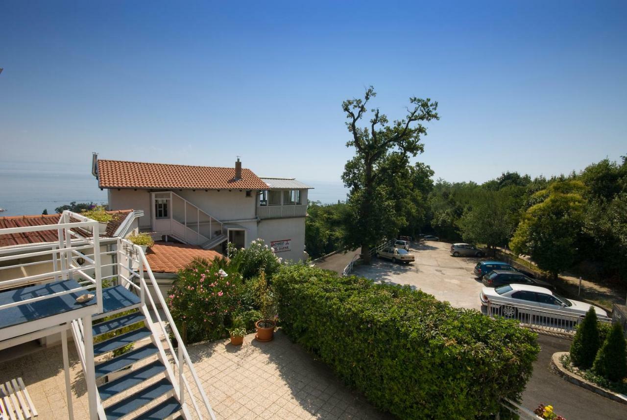 Salyna "Rooms Bela" Ičići Exteriör bild